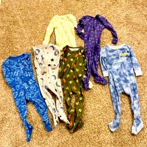 LOT - six sleeper footed pajamas, 18-24 months, dip & Old Navy 2-way zipper PJ’s